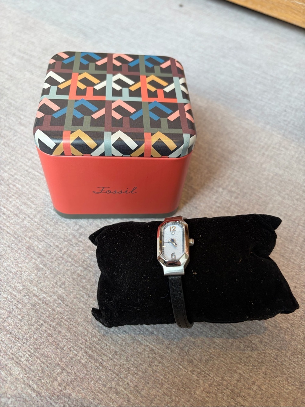 Fossil Silver-Tone/ light blue Women's Watch with Black Leather Strap and box - Picture 10 of 12